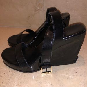 Gucci black strappy wedges